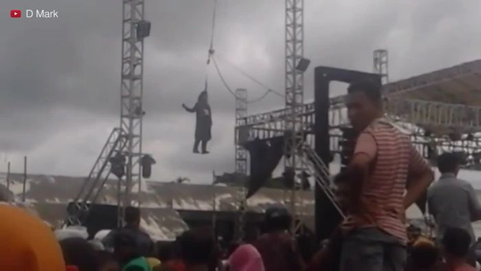 Limbad Sempat Pingsan Saat Aktrasi Gantung Diri di Lombok