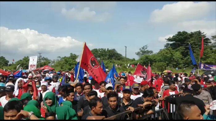 Ribuan Pendukung Hadir di Kampanye Rano-Embay