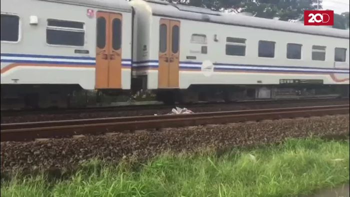 Pria Tewas Tertabrak Kereta di Cakung