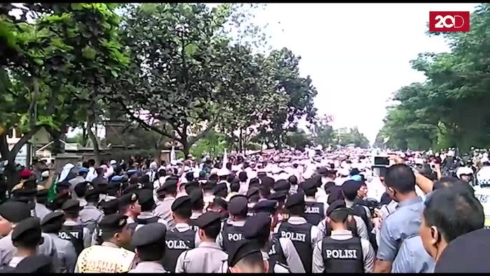 Massa FPI Bertemu Warga Sunda di Pemeriksaan Habib Rizieq  