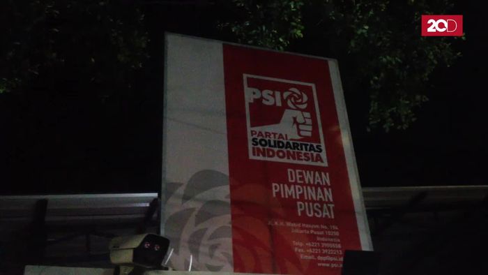Serunya Nobar Debat Pilgub DKI di Kantor DPP PSI