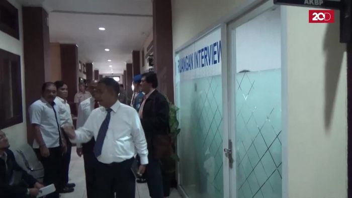 Usai Diperiksa Polda Bali Selama 8 Jam, Munarman Pilih Ngacir