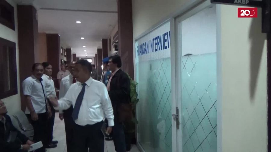 Usai Diperiksa Polda Bali Selama 8 Jam, Munarman Pilih Ngacir