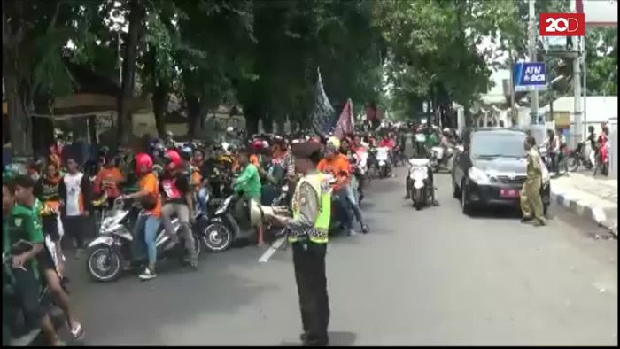 Ribuan Sakera Mania Demo, Tuntut Bupati Bangkitkan Persekabpas