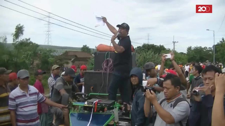 Aksi Protes Normalisasi Anak Sungai Brantas, 7 Alat Berat Diusir