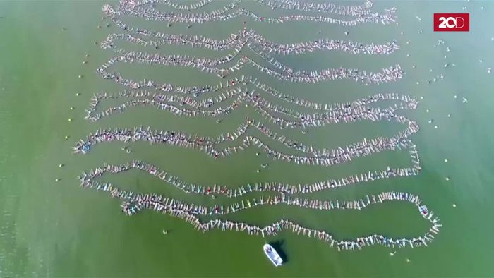 Mengapung Bersama di Danau Pecahkan Rekor Dunia
