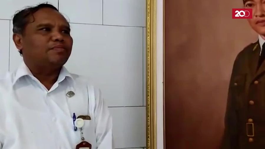 Penasaran Boleh, Tapi Jangan Pegang Lukisan Bung Karno