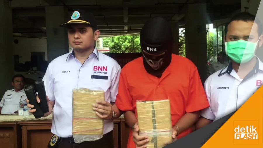 BNN Musnahkan Ekstasi Berbentuk Minion
