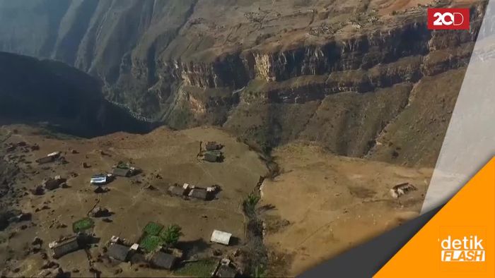 Desa Gunung Terpencil di China Akhirnya Punya Tangga