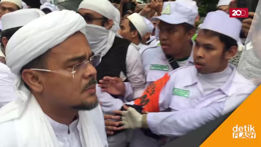 Habib Rizieq Hadiri Aksi 112 di Masjid Istiqlal