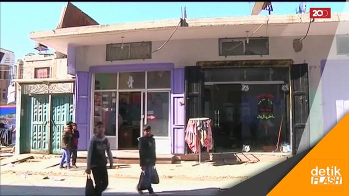 Berani Coba Cukur Rambut dengan Api di Gaza?