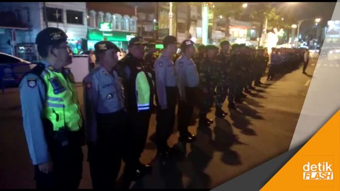 Polri dan TNI Sisir Daerah Rawan Money Polititcs di Kota Batu