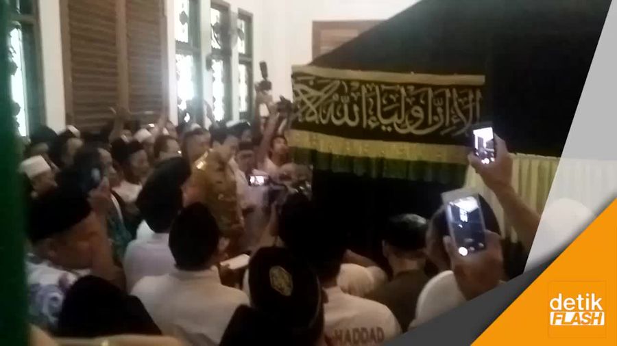 Ahok Tetapkan Makam Mbah Priuk Jadi Cagar Budaya