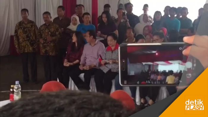 Sebelum Nyoblos, Megawati Bikin Mural