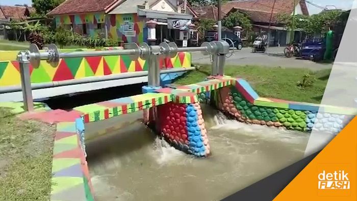 Pintu Air yang Cantik dan Kebahagiaan untuk Warga