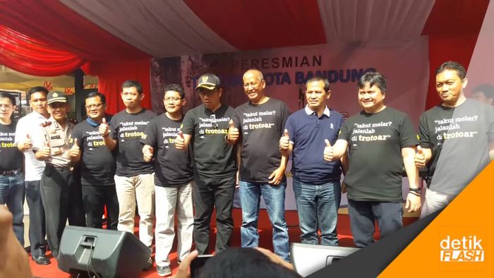 Takut Melar? Jalanlah di Trotoar