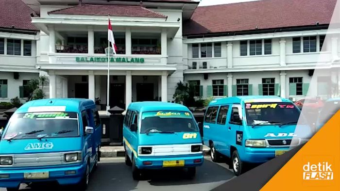 Angkot di Malang Tolak Transportasi Online