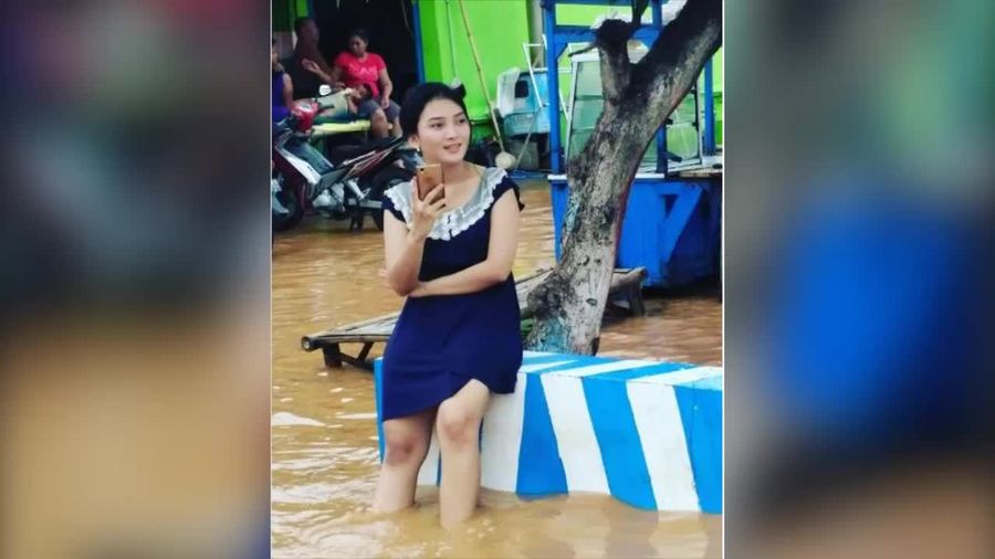 Kenalan dengan Wulan, Bidadari Banjir yang Viral