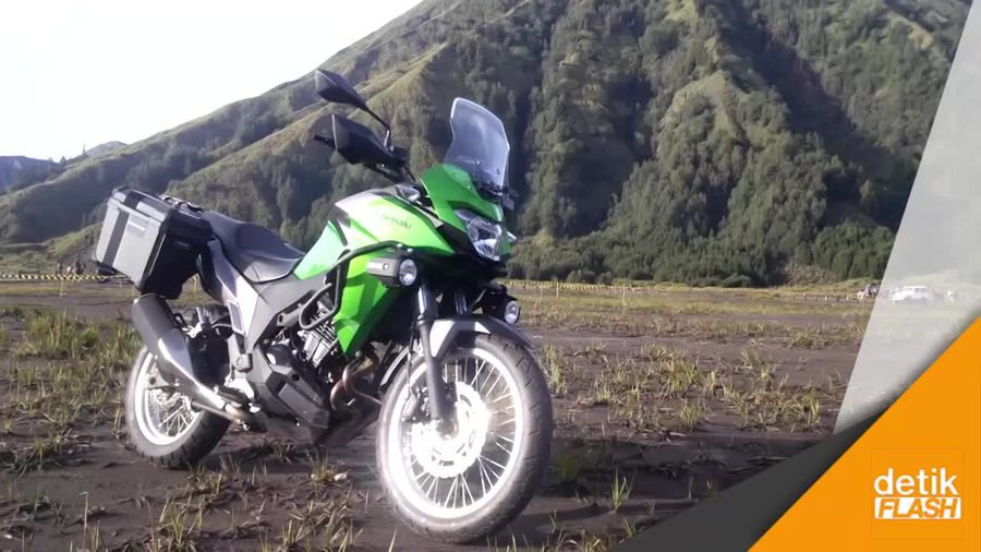 Brumm! Versys-X 250 Gempur Bromo