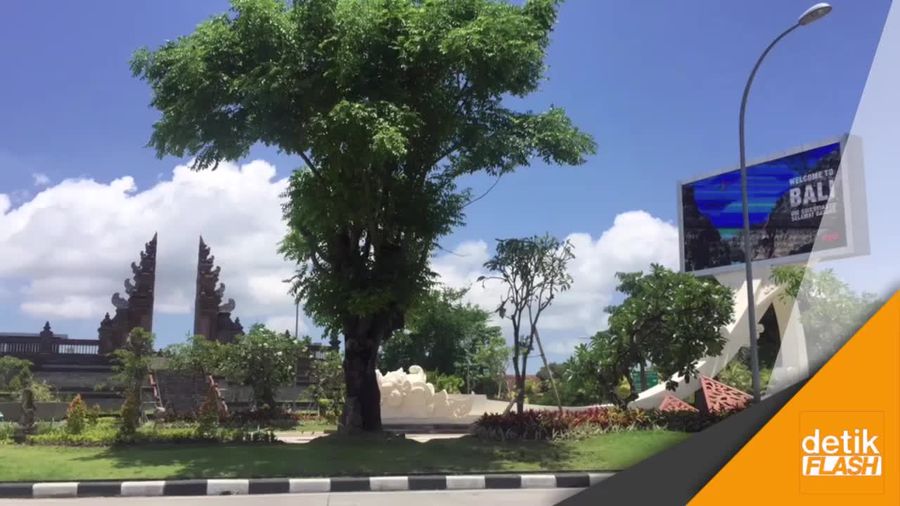 Rombongan Arab Datang, Penerbangan di Bandara Ngurah Rai Delay 