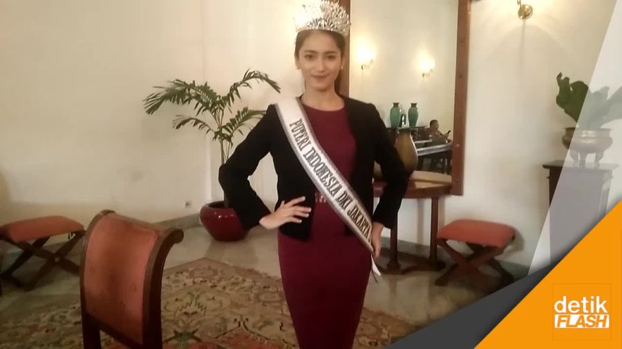 Kandidat Puteri Indonesia Sambangi Kantor Ahok