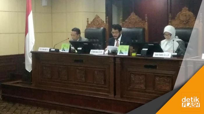 Saat Profesionalitas MK Dipertanyakan