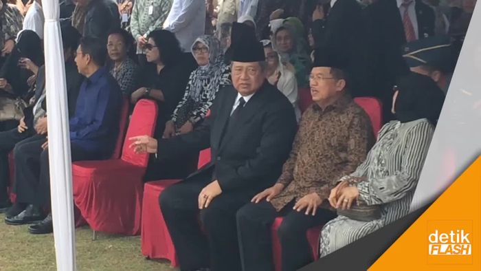 Reuni SBY-JK di Pemakaman Maruf