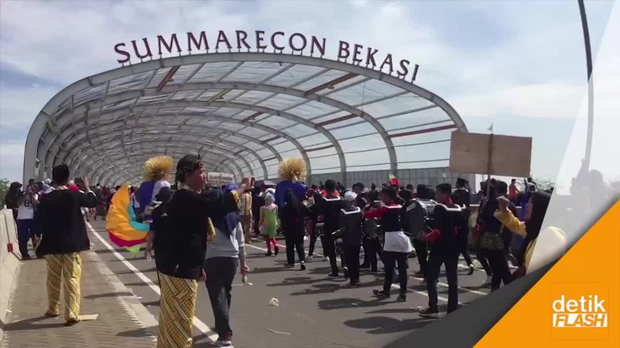 Seru! Parade Budaya Peringati HUT ke-20 Kota Bekasi