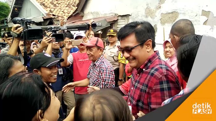 Kehebohan Saat Djarot Blusukan di Pasar Timbul