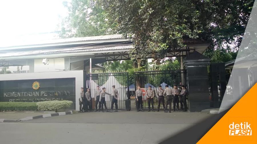 Massa Pro-Kontra yang Tak Kenal Lelah Kawal Sidang Ahok