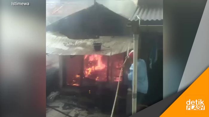 Rumah Ini Dilahap Si Jago Merah Saat Ditinggal Kerja Pemiliknya