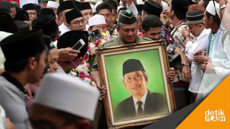 Mengenang KH Hasyim Muzadi