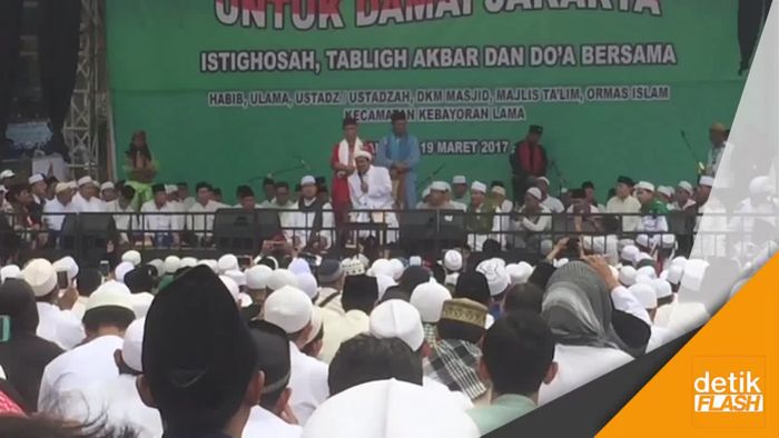 Ulama dan Politisi Hadiri Tabligh Akbar di Kebayoran Lama