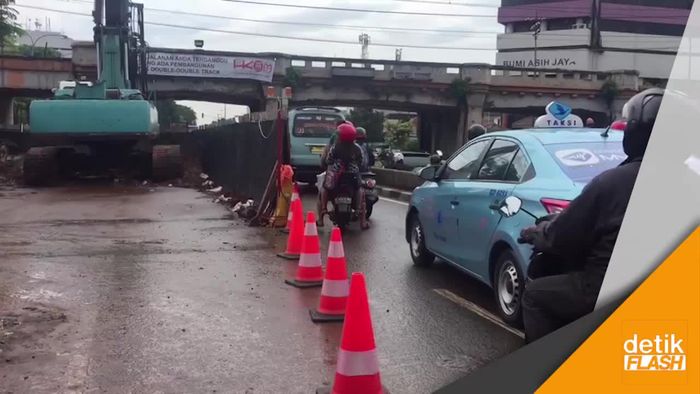 Imbas Pembangunan Jalur Kereta Ganda, Jalan Matraman Semrawut