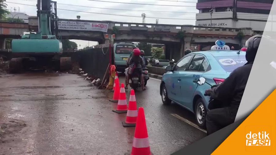 Imbas Pembangunan Jalur Kereta Ganda, Jalan Matraman Semrawut