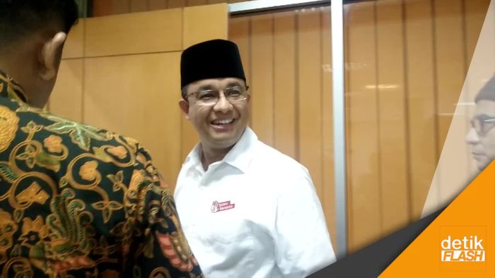 Datangi DPR, Anies-Sandi Temui Pegiat Perempuan  