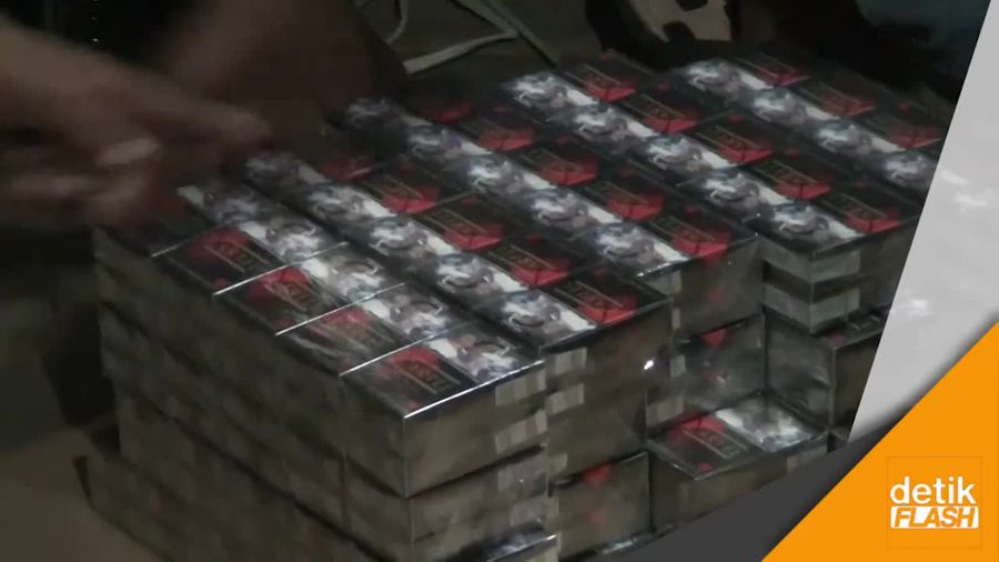 Polisi Grebek Pabrik Rokok Rumahan di Sidoarjo