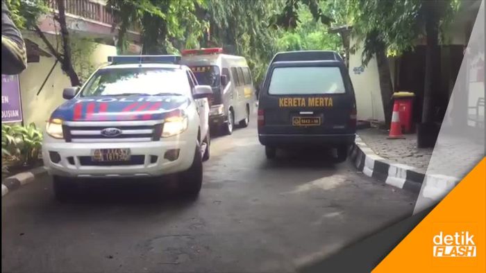 1 Jenazah Terduga Teroris Cilegon Tiba di RS Polri