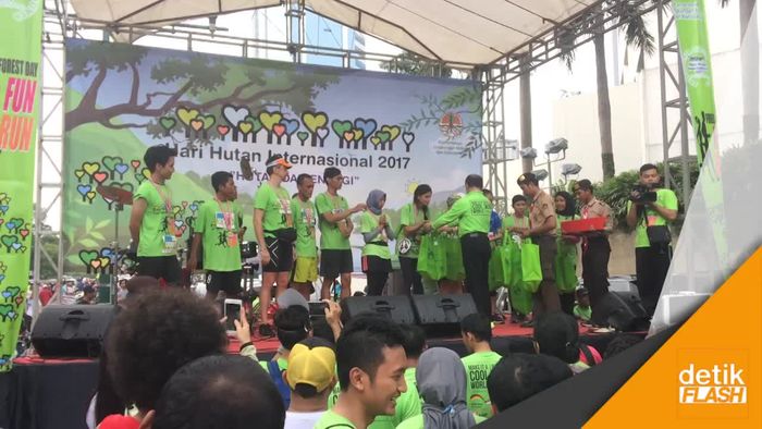 Peringatan Hari Hutan di Tengah Kota Jakarta