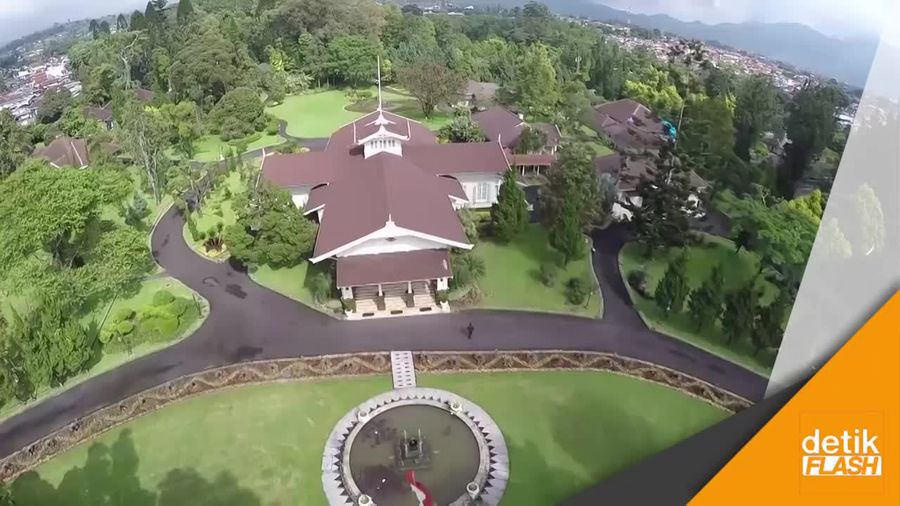 Keindahan Istana Cipanas yang Wow Banget