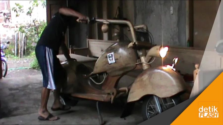 Vespa Unik dari Kayu, Goks Banget!