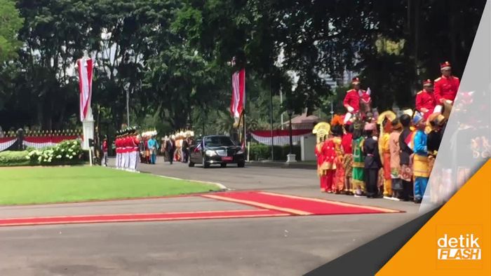 Presiden Prancis akan Investasi Rp 34 Triliun di Indonesia