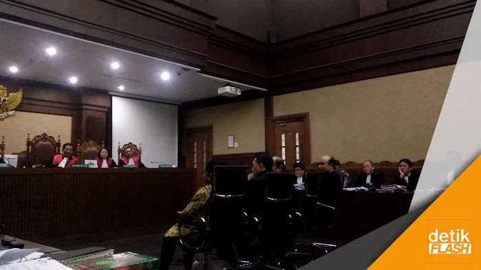 Jaksa Putar Video CCTV Penyidikan, Miryam Rileks dan Tertawa  