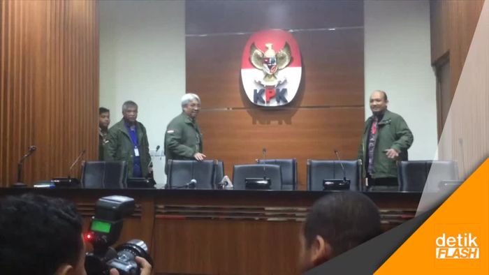 Busyro Muqoddas Minta SP-2 Novel Dicabut!