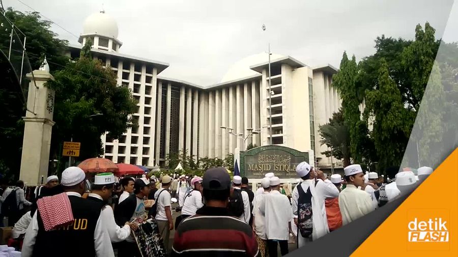 Suasana Masjid Istiqlal Jelang Aksi 313