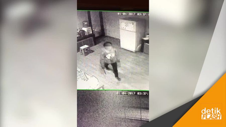 Eksklusif, CCTV Pelaku Diduga Pembunuh Pembantu Rumah Elit di Surabaya