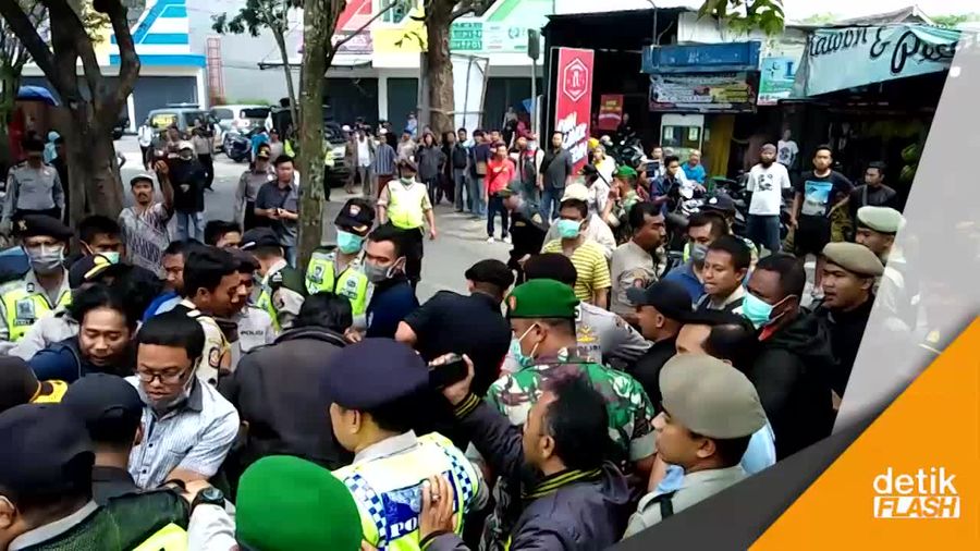 Pembongkaran Pasar Merjosari Ricuh