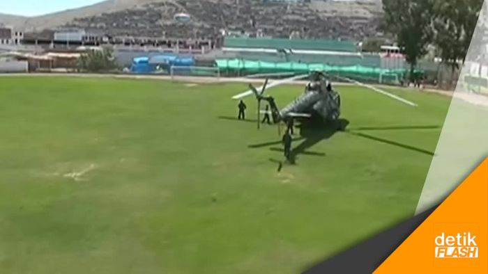 Korban Banjir Peru Melahirkan di Helikopter 