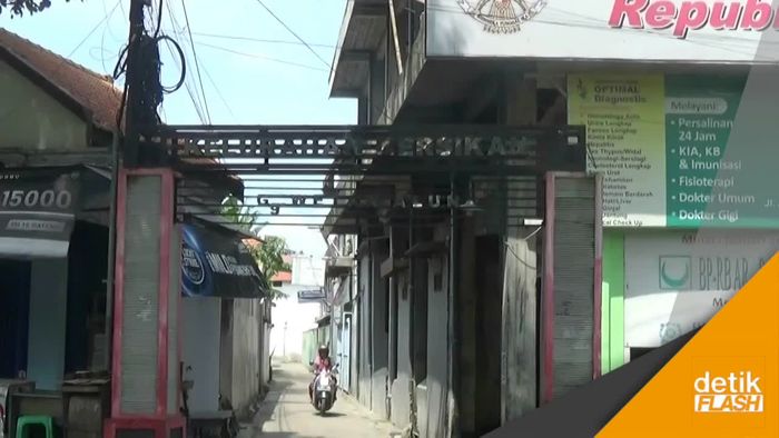 Rumah Anggota DPRD Pasuruan yang Ditangkap Densus 88 Lengang