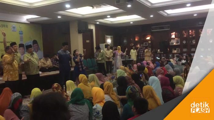 Unjuk Gigi, Pak Djarot Nyanyi Rayuan Pulau Kelapa